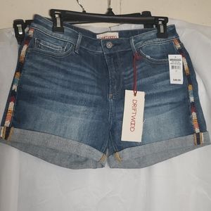 driftwood boyfriend shorts